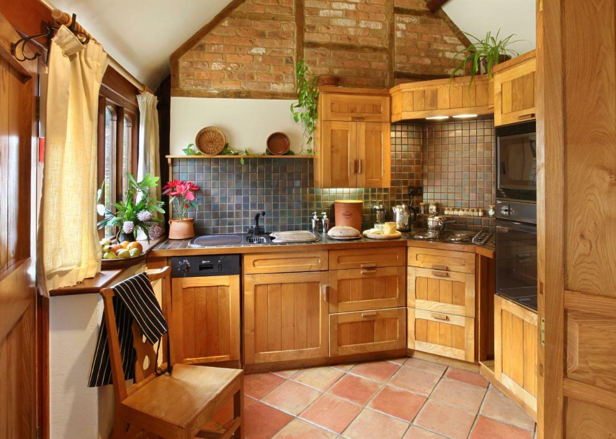 Heath Farm Holiday Cottages Swerford Exterior photo